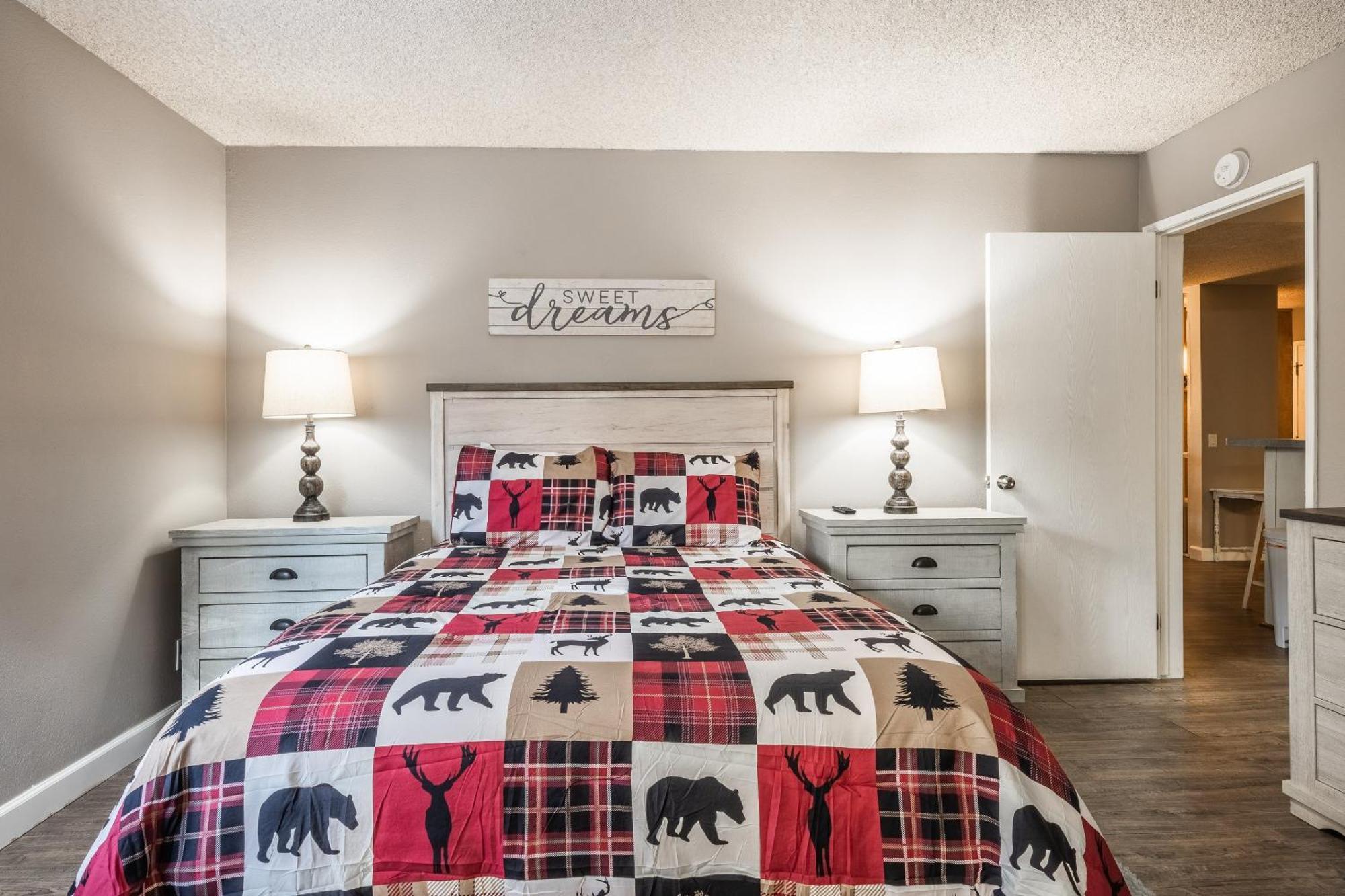 Crestview Bldg A #49 - Spacious 2 Bedroom, 2 Bathroom, Sleeps 7 - Close To Canyon And Village Mammoth Lakes
