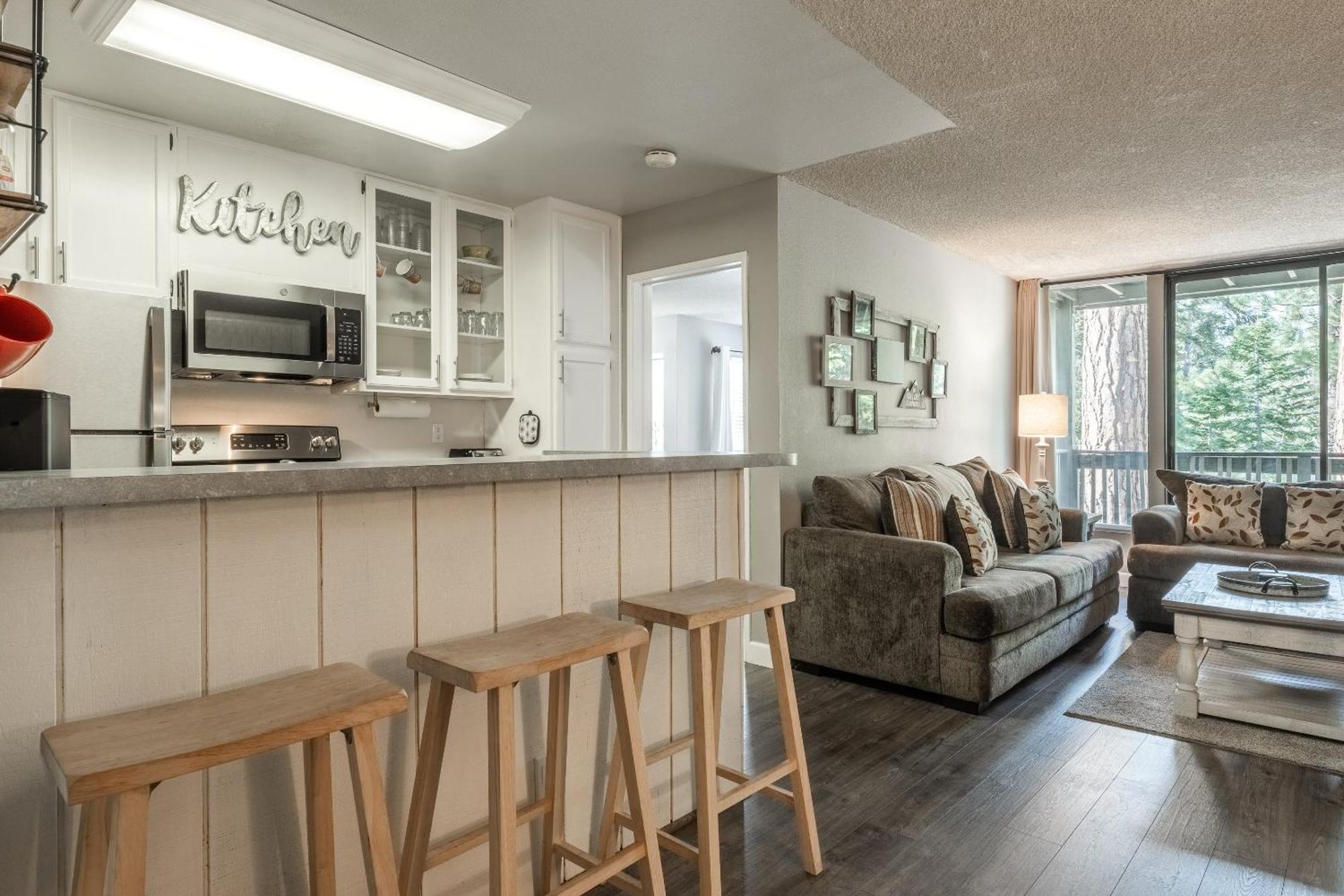 Crestview Bldg A #49 - Spacious 2 Bedroom, 2 Bathroom, Sleeps 7 - Close To Canyon And Village Ferienhaus