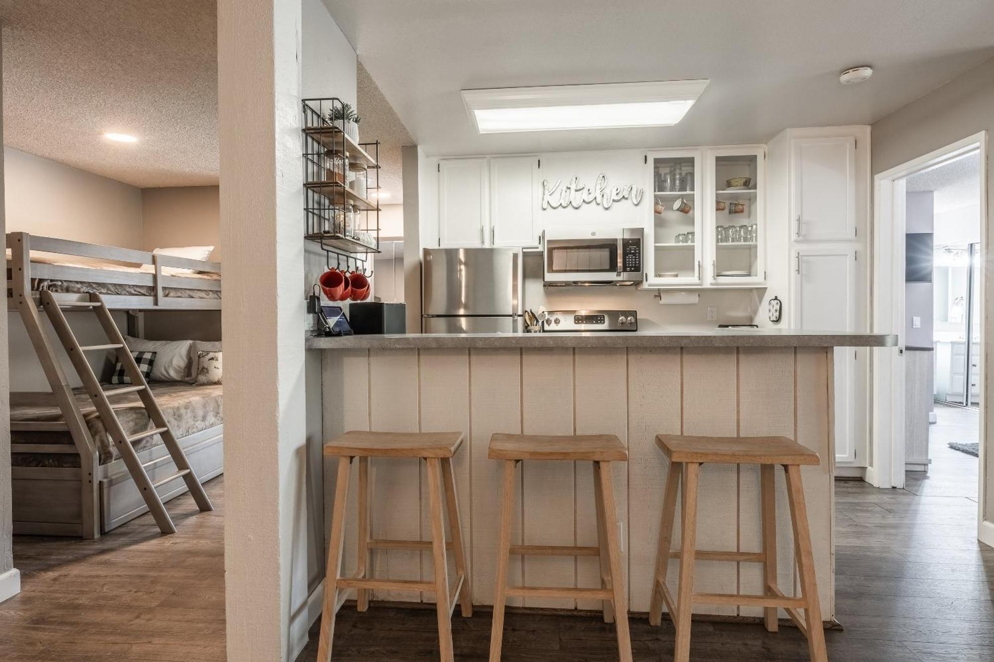 Crestview Bldg A #49 - Spacious 2 Bedroom, 2 Bathroom, Sleeps 7 - Close To Canyon And Village